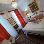 Vintage & Art Apartment