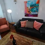 Vintage & Art Apartment